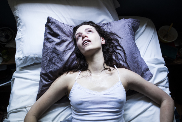 starry-eyes-promo-shot-bed