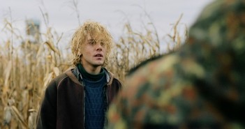 Tom-a-la-Ferme-de-Xavier-Dolan-Photo-c-Clara-Palardy