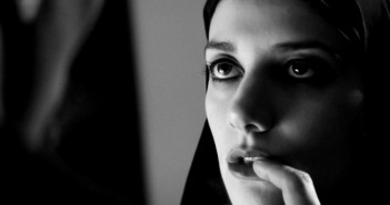 agirlwalkshomealoneatnight_iranianfilmdaily