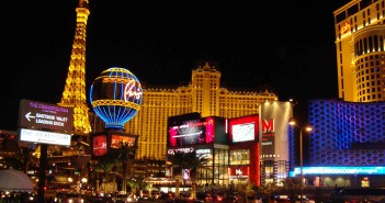 Las_Vegas_strip_photo_1_e316f5